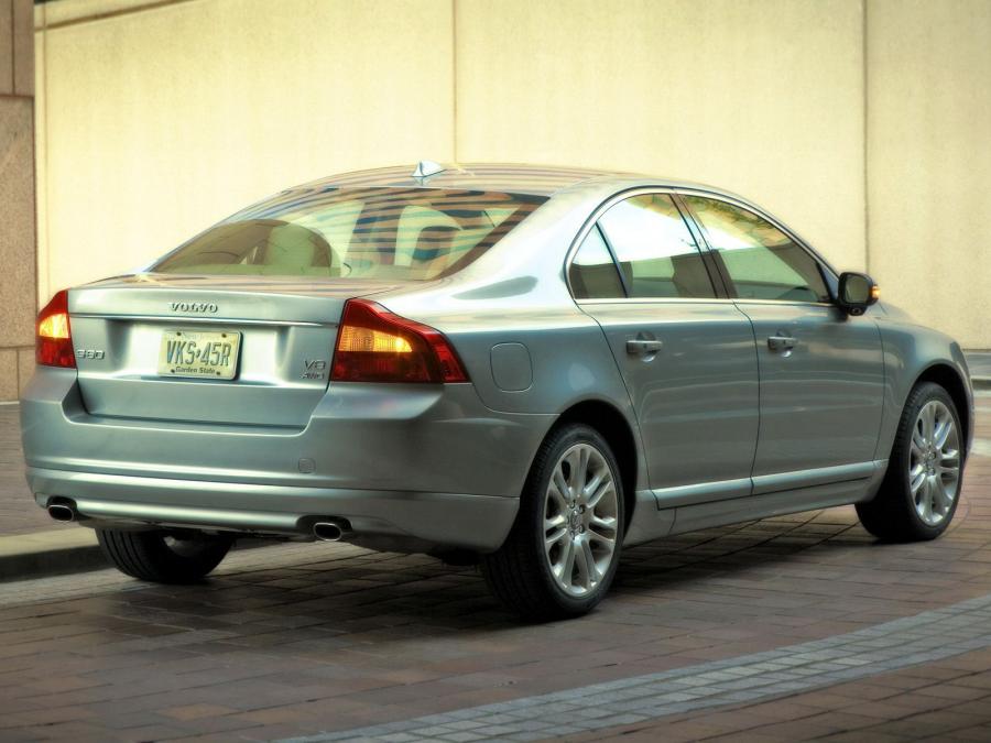  Volvo S80 V8 2007 года  (US) (фото 4 из 16)